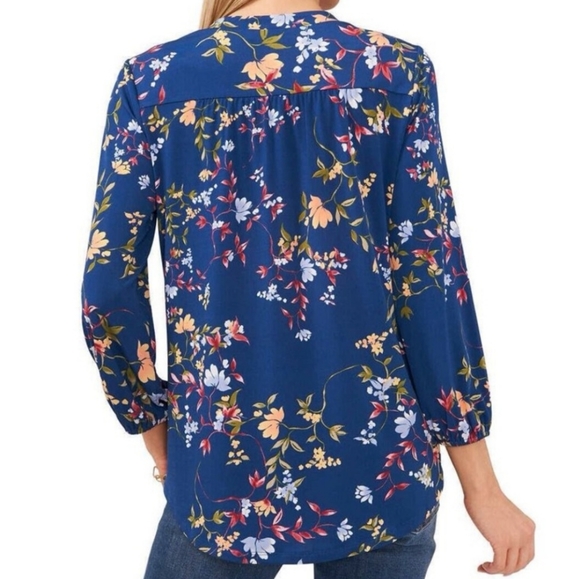 2/$30 ☆ NWT ☆ Two by Vince Camuto Medium 3/4 Sleeve V-Neck Top - Picture 3 of 10